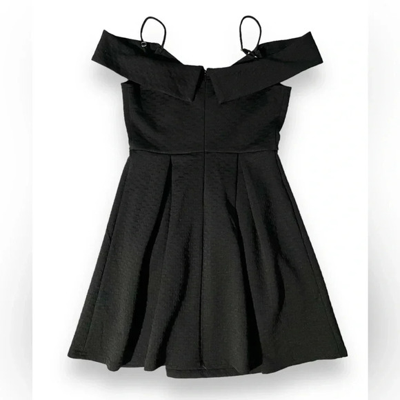 NWT She + Sky Off The Shoulder Textured Dress - Picture 4 of 4